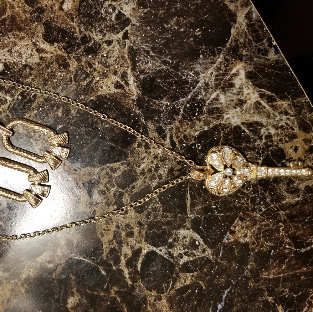 Necklace/earring set